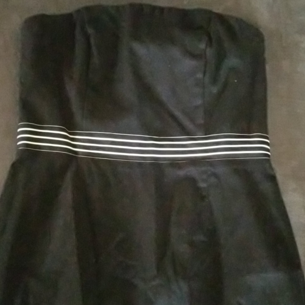 Blk dress w/blk/wht ribbon waist band